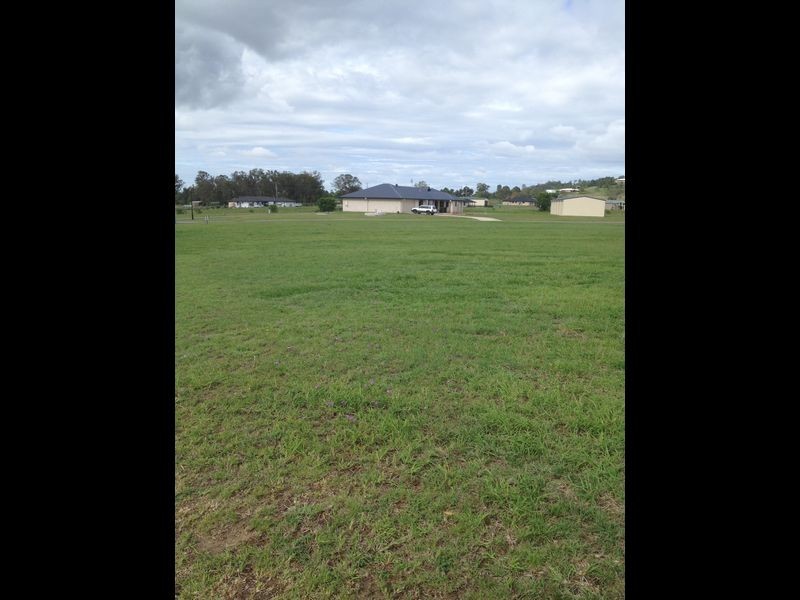 17 Fernrow Drive, Plainland QLD 4341