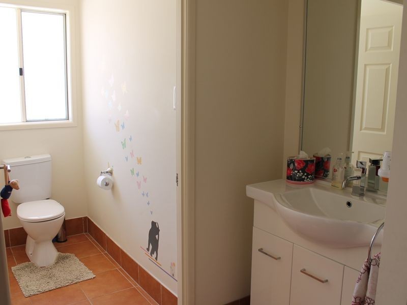 75 Fairway Drive, Kensington Grove QLD 4341