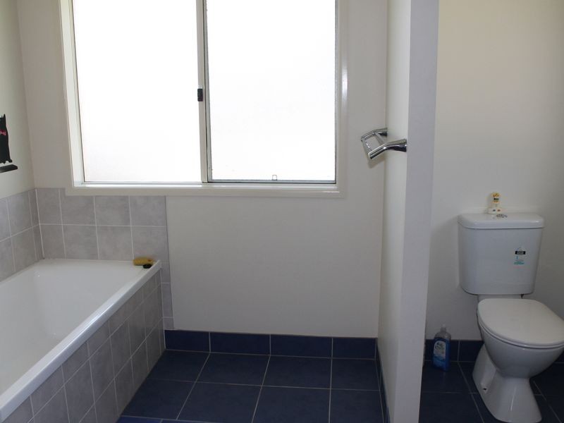 75 Fairway Drive, Kensington Grove QLD 4341