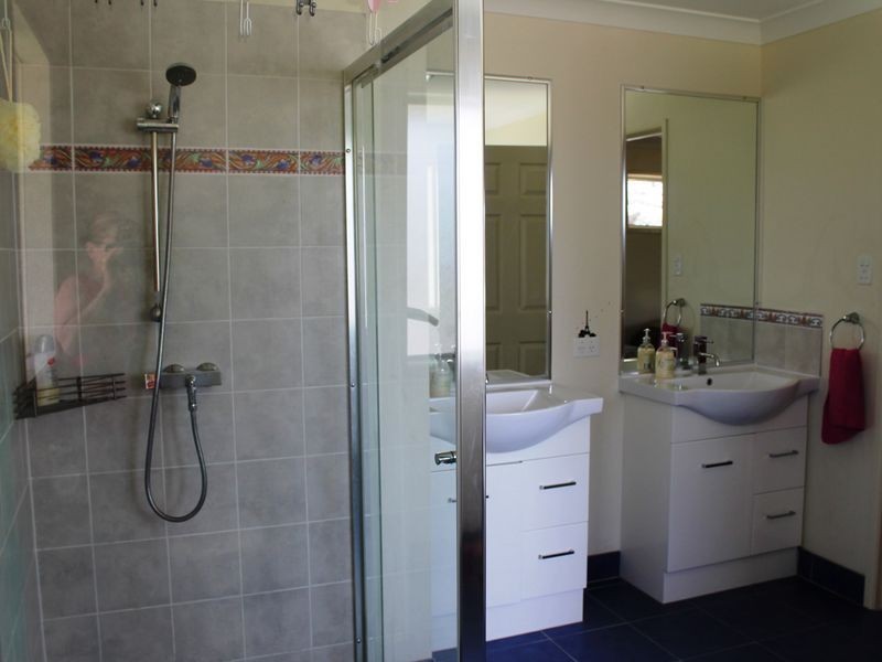 75 Fairway Drive, Kensington Grove QLD 4341