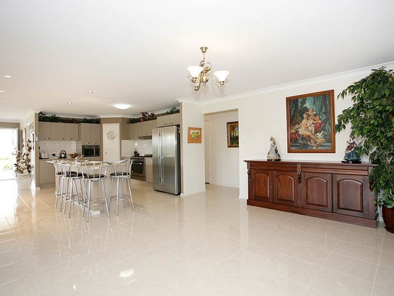 53 Stephenson Crescent, Kensington Grove QLD 4341