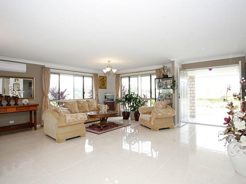 53 Stephenson Crescent, Kensington Grove QLD 4341