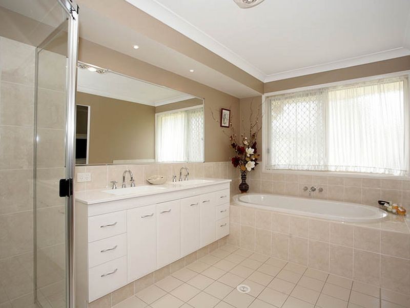 53 Stephenson Crescent, Kensington Grove QLD 4341