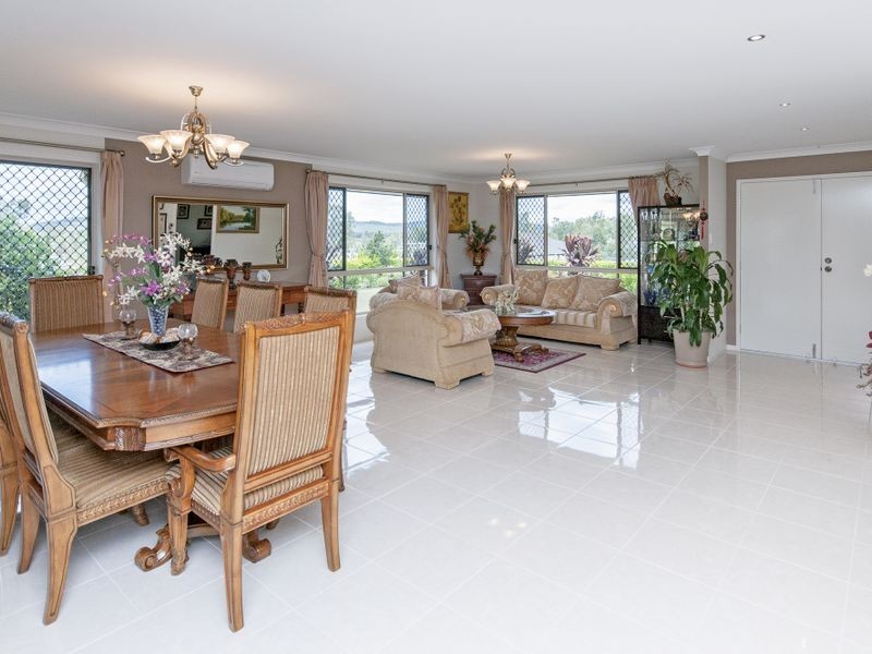 53 Stephenson Crescent, Kensington Grove QLD 4341