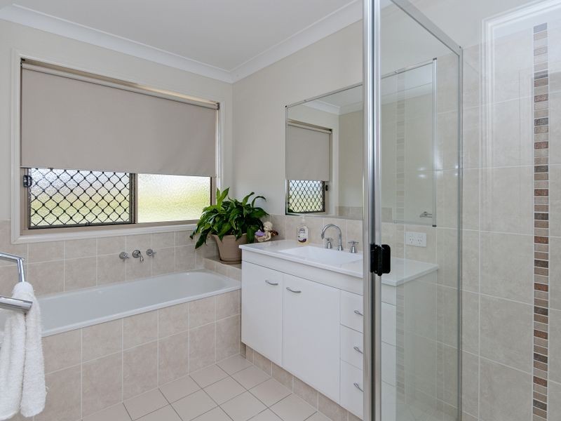53 Stephenson Crescent, Kensington Grove QLD 4341