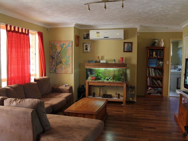 9 Leslee Court, Summerholm QLD 4341