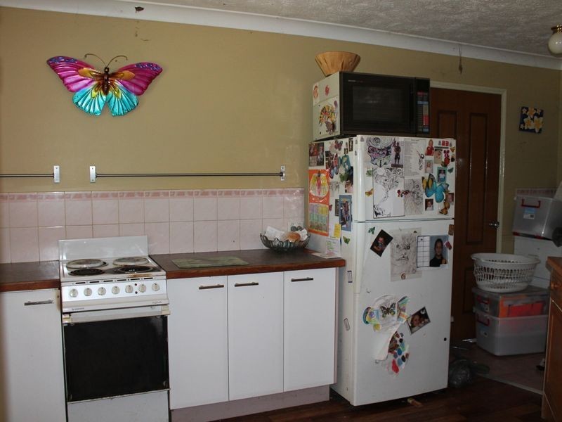 9 Leslee Court, Summerholm QLD 4341