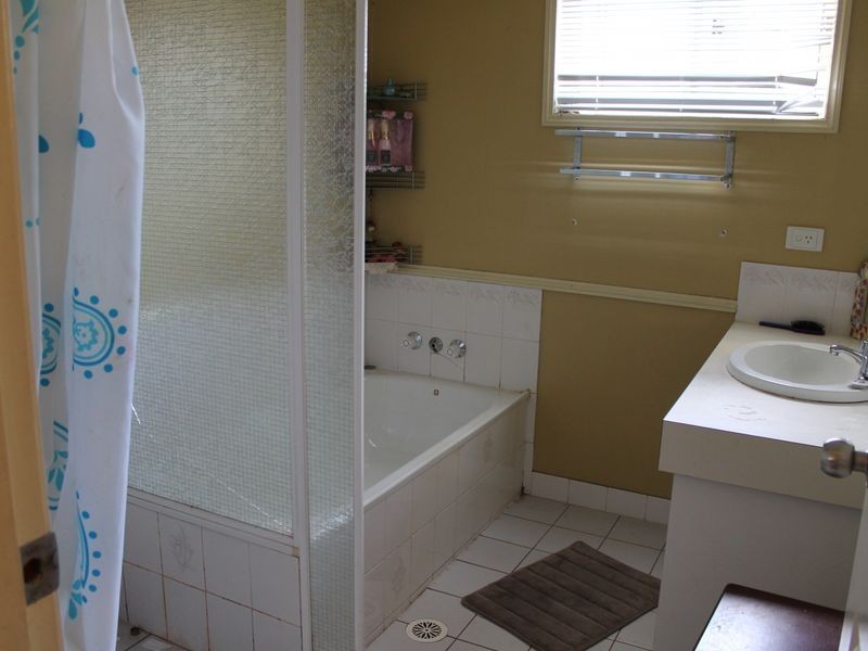 9 Leslee Court, Summerholm QLD 4341