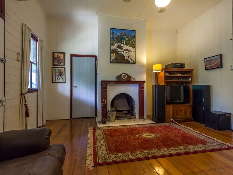 19 Hughes Road, Plainland QLD 4341