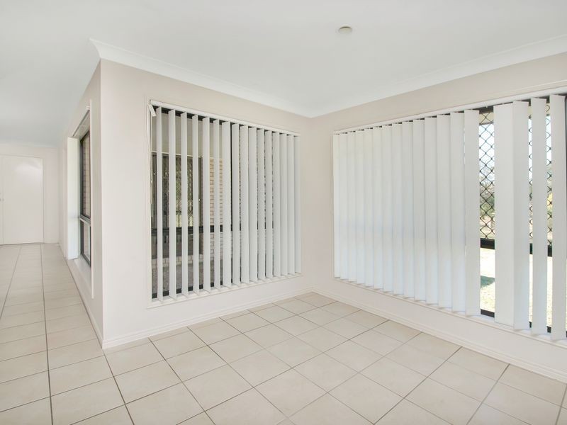 6 Eileen Court, Kensington Grove QLD 4341