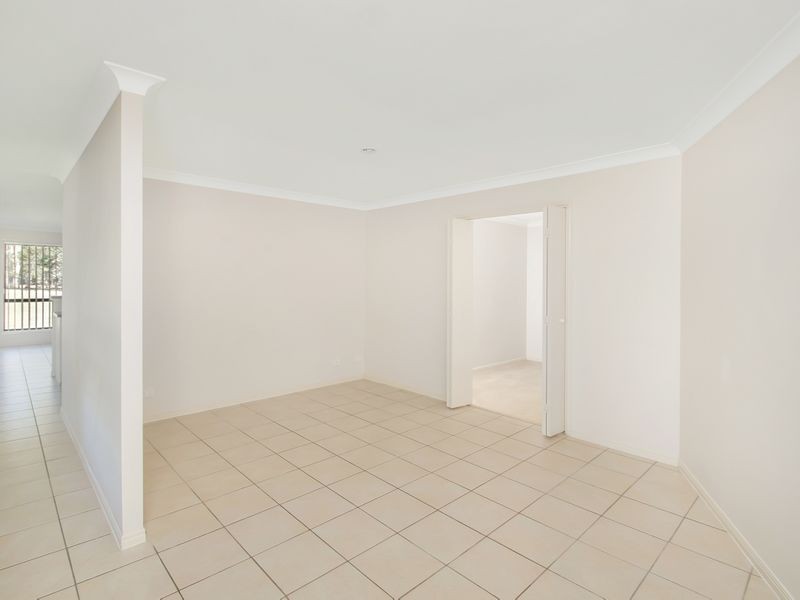6 Eileen Court, Kensington Grove QLD 4341