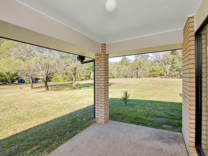 6 Eileen Court, Kensington Grove QLD 4341