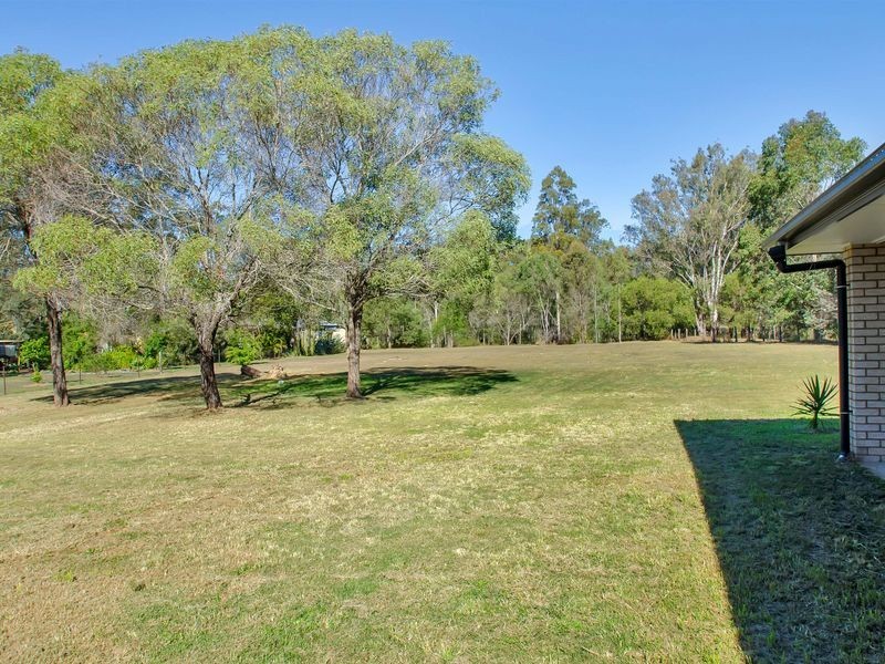 6 Eileen Court, Kensington Grove QLD 4341