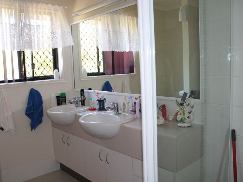 2 Lowien Close, Blenheim QLD 4341