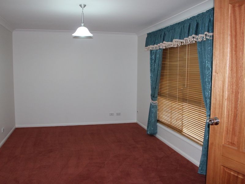 101 Australia II Drive, Kensington Grove QLD 4341