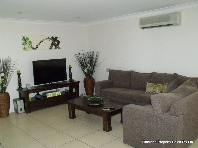 5 Helen Court, Regency Downs QLD 4341