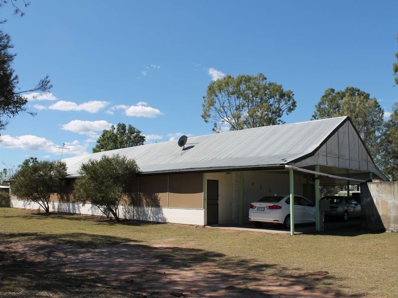 13 Topaz Crescent, Lockyer Waters QLD 4311