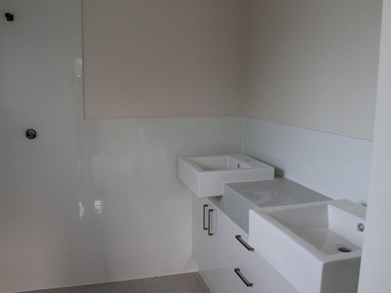 8 George Street, Marburg QLD 4346