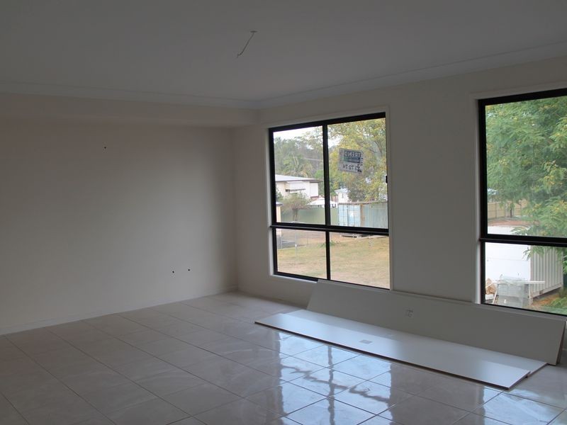 8 George Street, Marburg QLD 4346