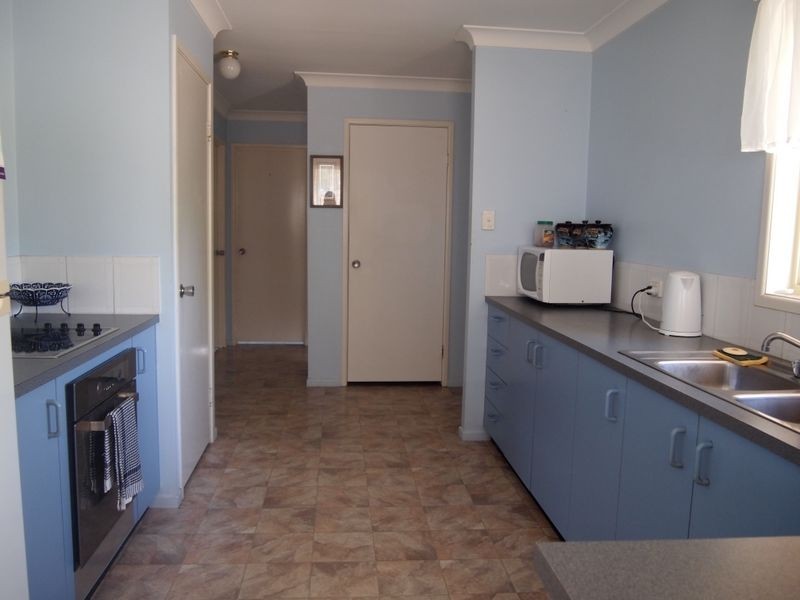 11 Topaz Crescent, Lockyer Waters QLD 4311