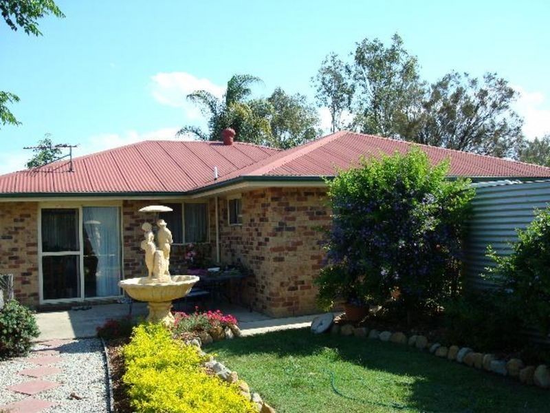 11 Topaz Crescent, Lockyer Waters QLD 4311