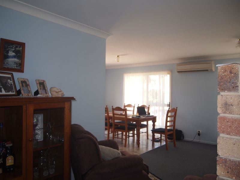 11 Topaz Crescent, Lockyer Waters QLD 4311