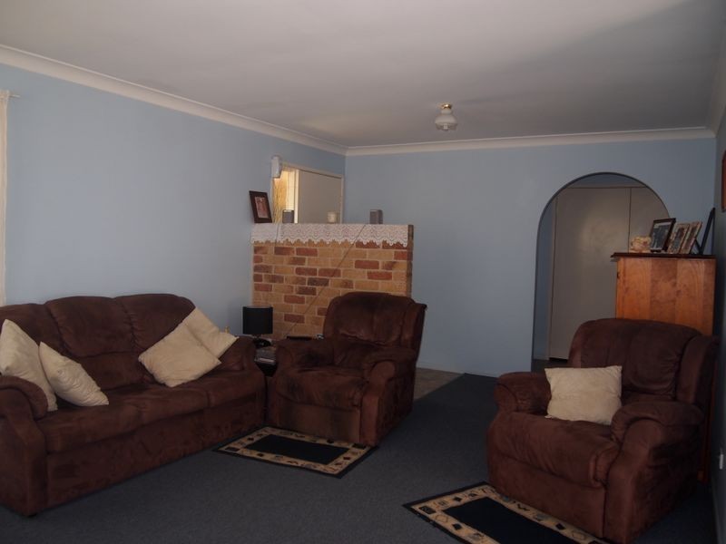 11 Topaz Crescent, Lockyer Waters QLD 4311