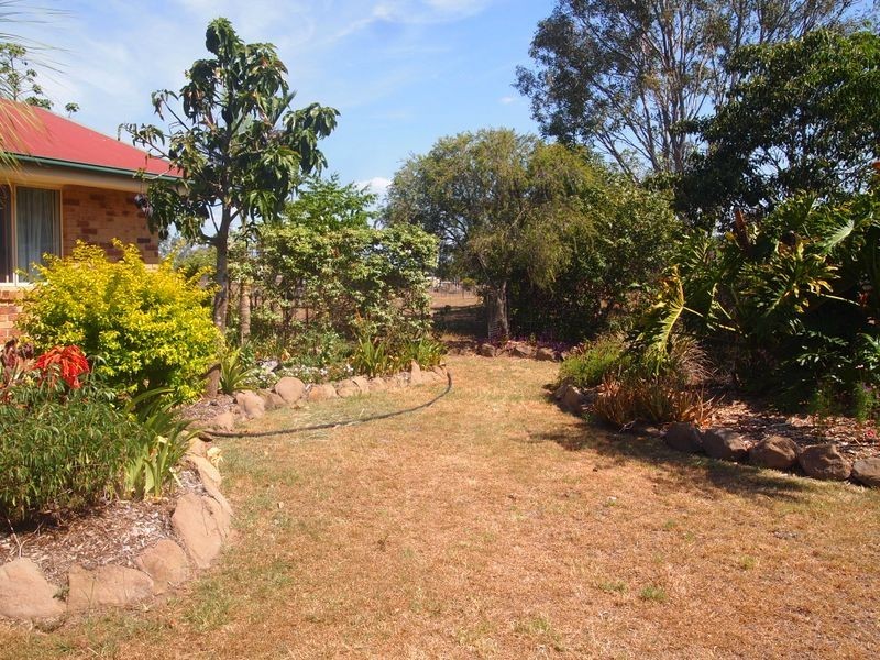 11 Topaz Crescent, Lockyer Waters QLD 4311