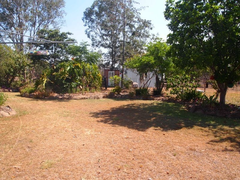 11 Topaz Crescent, Lockyer Waters QLD 4311
