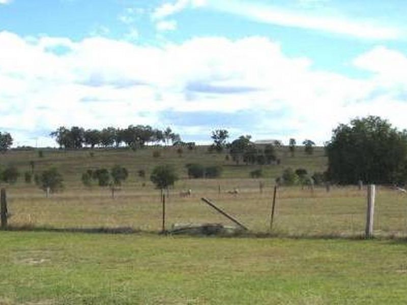 3 Swan Road, Regency Downs QLD 4341