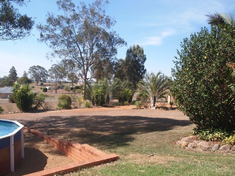 2 Helen Court, Regency Downs QLD 4341