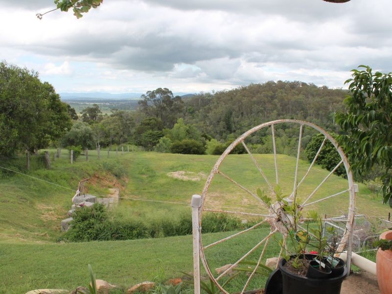 19 Anthony Court, Summerholm QLD 4341