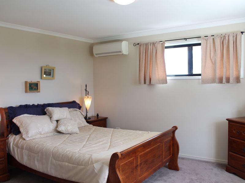 19 Anthony Court, Summerholm QLD 4341