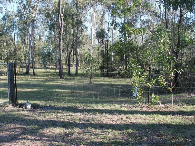 4 Highland Grove, Kensington Grove QLD 4341