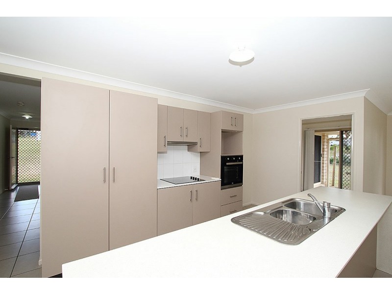 5 Riley Court, Kensington Grove QLD 4341