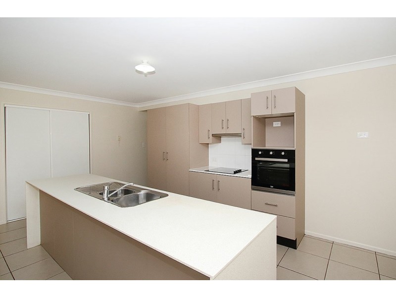 5 Riley Court, Kensington Grove QLD 4341