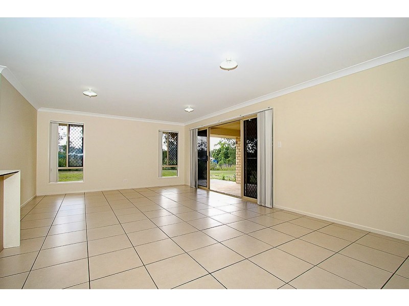 5 Riley Court, Kensington Grove QLD 4341