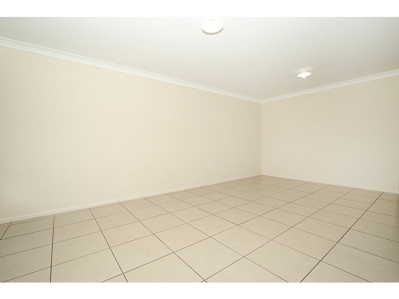 5 Riley Court, Kensington Grove QLD 4341