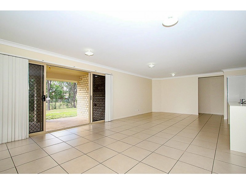 5 Riley Court, Kensington Grove QLD 4341