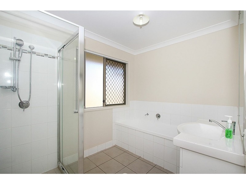 5 Riley Court, Kensington Grove QLD 4341