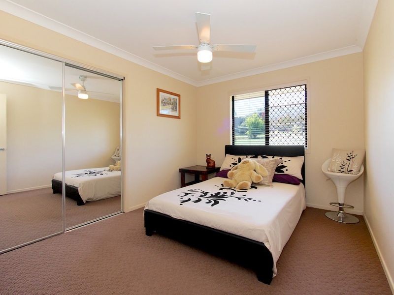 18 Stephenson Crescent, Kensington Grove QLD 4341