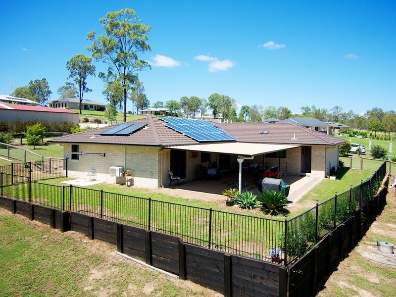 18 Stephenson Crescent, Kensington Grove QLD 4341