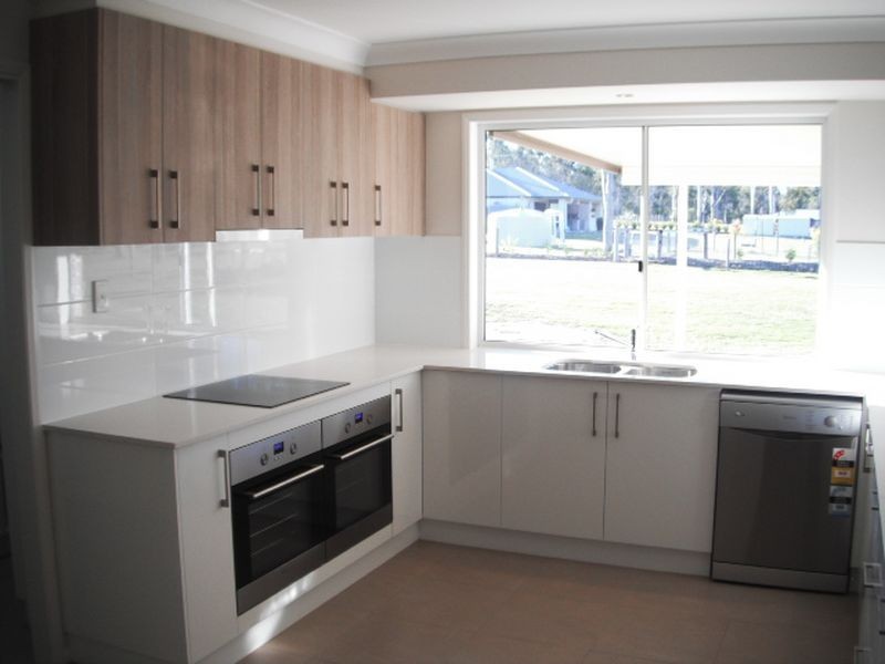 16 Legend Drive, Adare QLD 4343