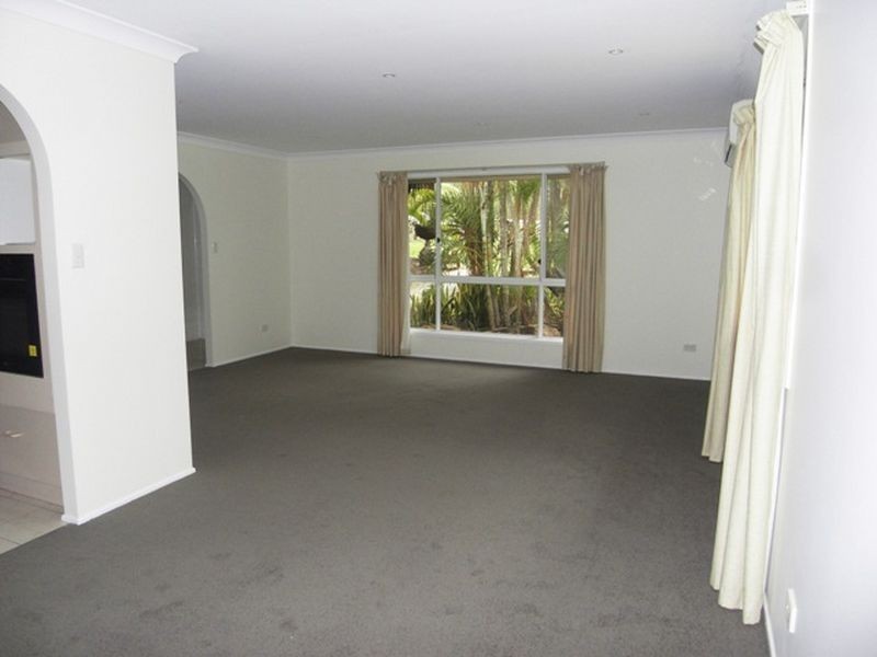 4 Lexcen Court, Kensington Grove QLD 4341