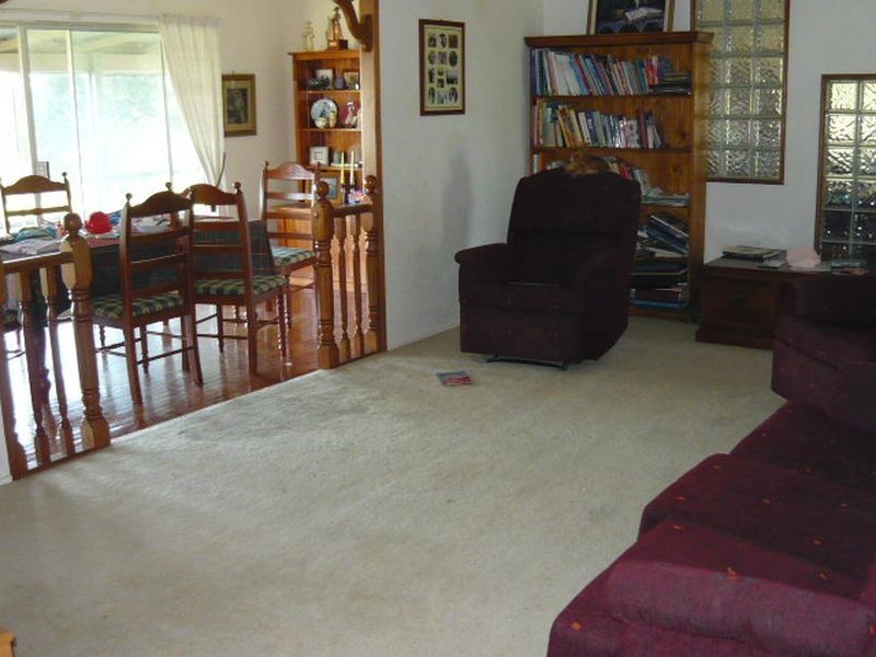 2 Logan Road, College View QLD 4343