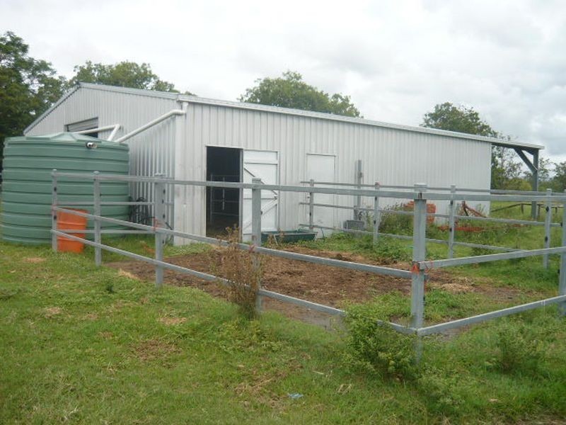 2 Logan Road, College View QLD 4343