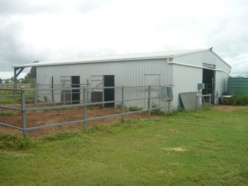2 Logan Road, College View QLD 4343