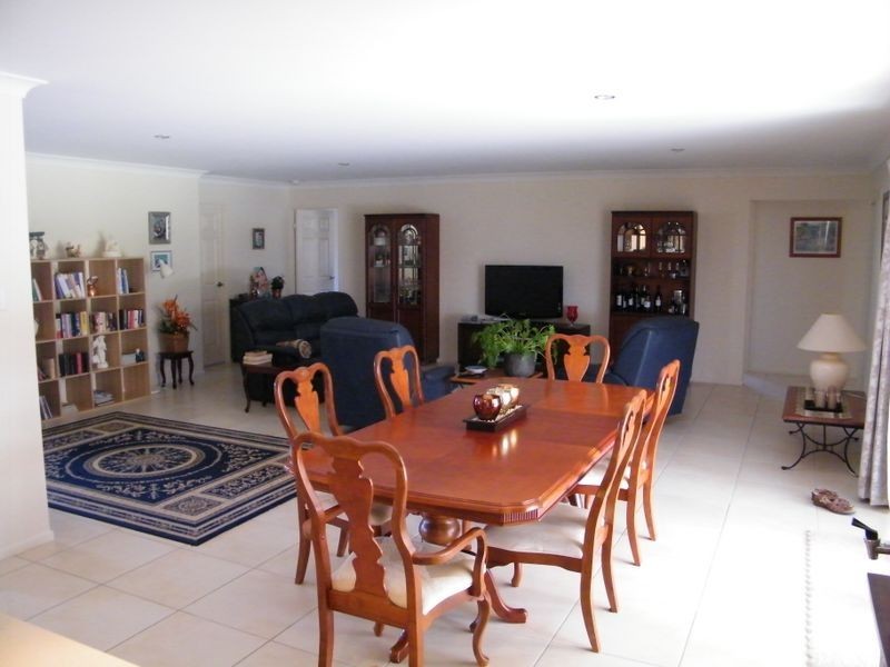 10 Senior Court, Kensington Grove QLD 4341