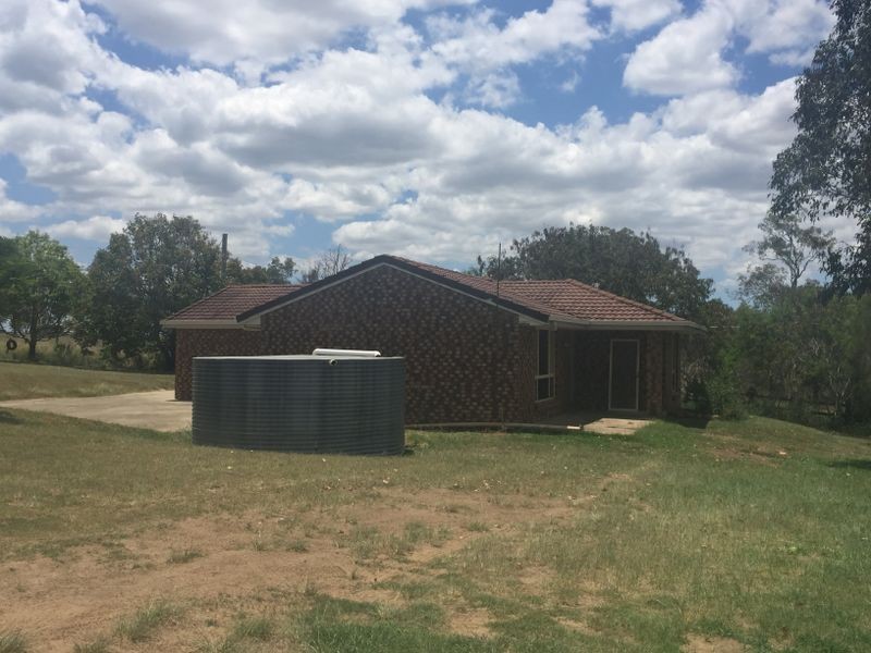 2 Stokes Court, Summerholm QLD 4341