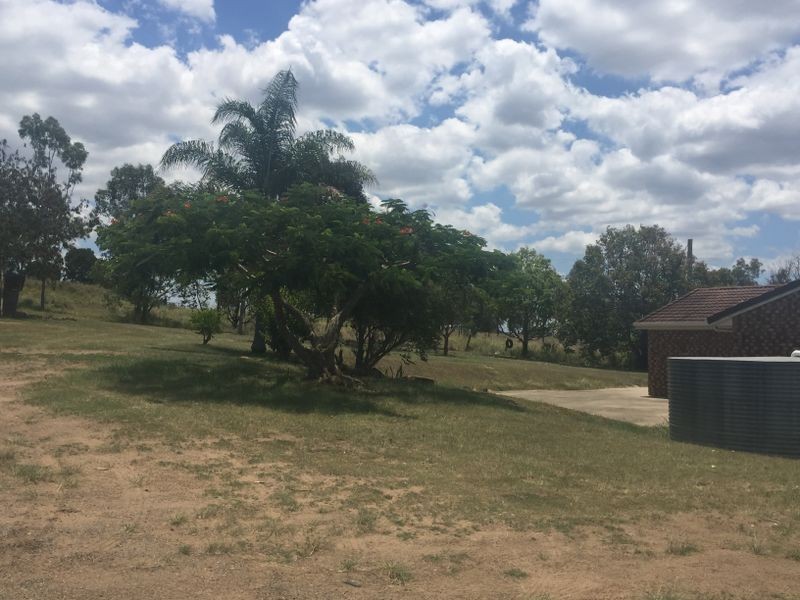 2 Stokes Court, Summerholm QLD 4341